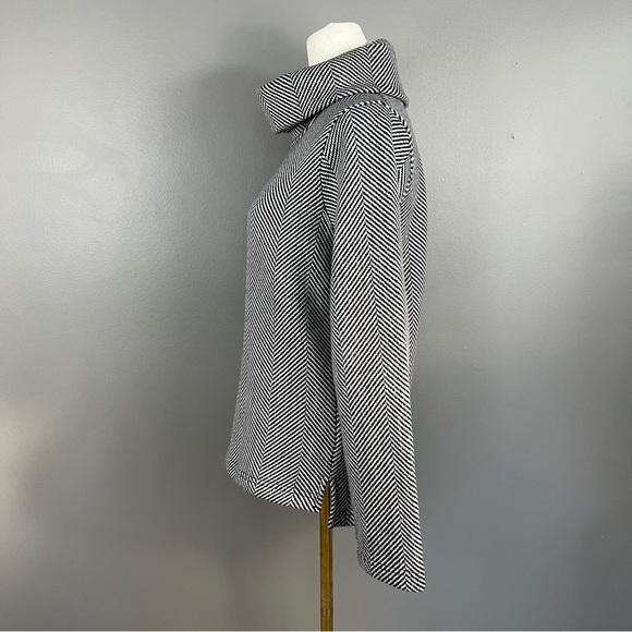 J.Crew Factory Size Small Long Sleeve Funnelneck Pullover Sweatshirt Black Ivory - Picture 3 of 9